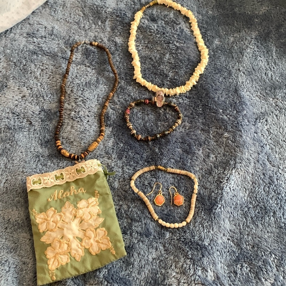 Jewelry Bundle…Hawaiian Theme